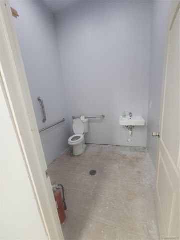 7012 East 9 Mile Rd., Warren, MI 48091