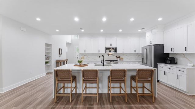 1840 E Lake Drive, Huntsville, TX 77340