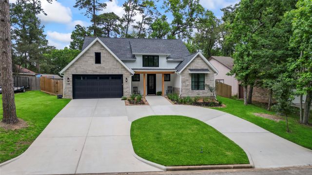 1840 E Lake Drive, Huntsville, TX 77340