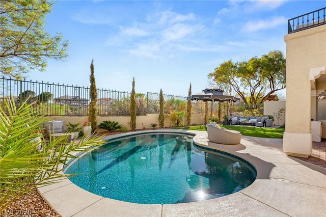 9313 Queen Charlotte Drive, Las Vegas, NV 89145