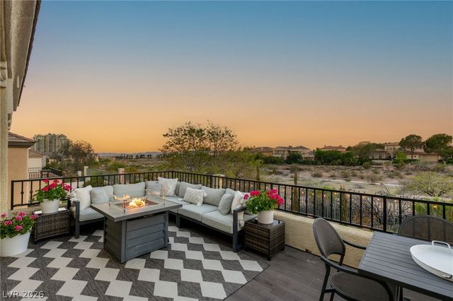 9313 Queen Charlotte Drive, Las Vegas, NV 89145