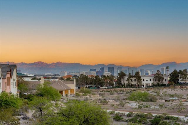 9313 Queen Charlotte Drive, Las Vegas, NV 89145