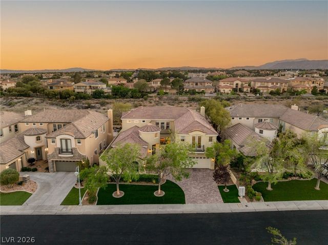 9313 Queen Charlotte Drive, Las Vegas, NV 89145