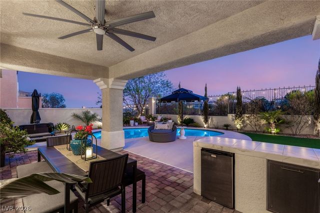 9313 Queen Charlotte Drive, Las Vegas, NV 89145