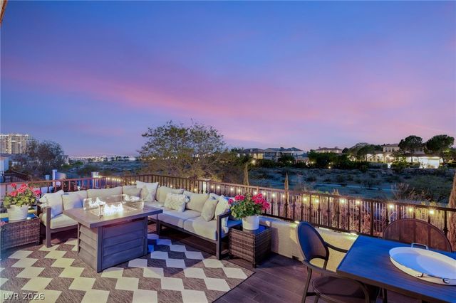 9313 Queen Charlotte Drive, Las Vegas, NV 89145