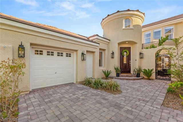 9313 Queen Charlotte Drive, Las Vegas, NV 89145