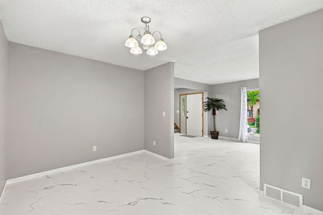 2622 Dupont Avenue N, Minneapolis, MN 55411