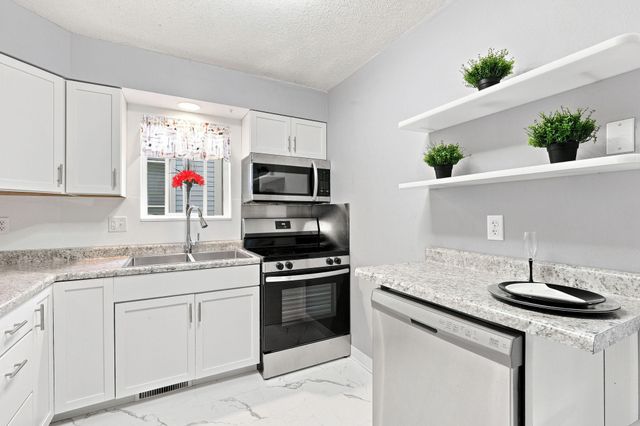 2622 Dupont Avenue N, Minneapolis, MN 55411