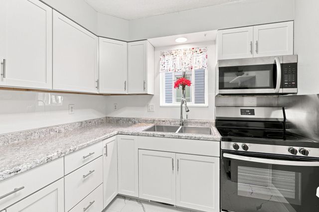 2622 Dupont Avenue N, Minneapolis, MN 55411