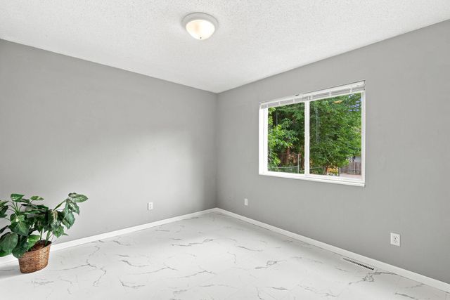 2622 Dupont Avenue N, Minneapolis, MN 55411