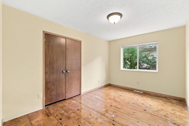 2622 Dupont Avenue N, Minneapolis, MN 55411