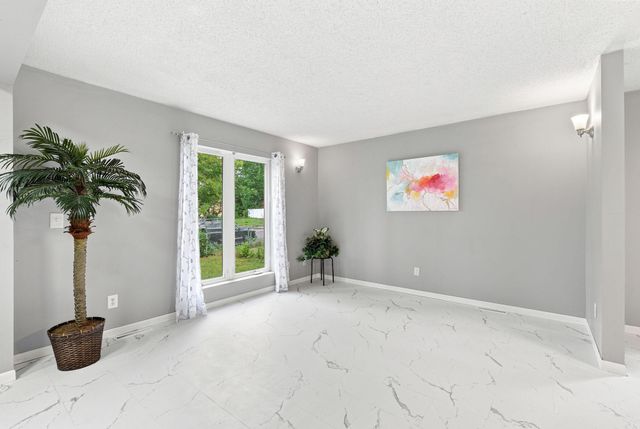 2622 Dupont Avenue N, Minneapolis, MN 55411