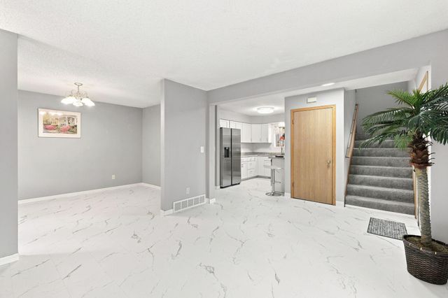 2622 Dupont Avenue N, Minneapolis, MN 55411
