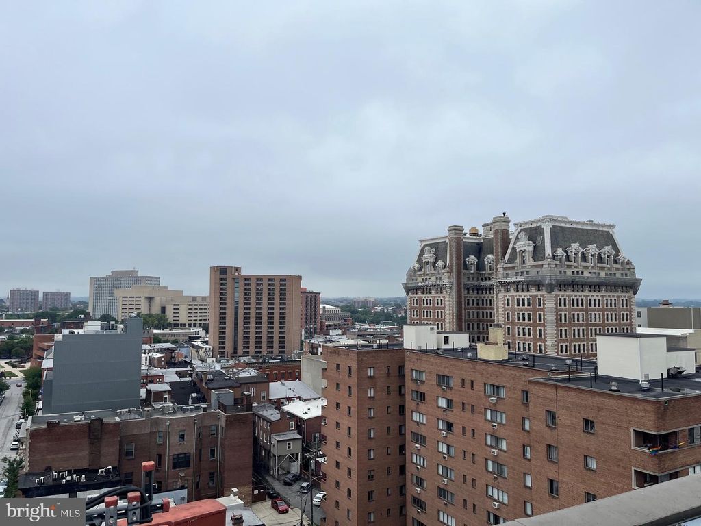 Image 2 of property listing at 1001 SAINT PAUL ST #10C, Baltimore, MD 21202