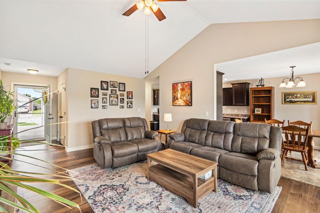 5304 ASPEN RIDGE DR, Columbia, MO 65202