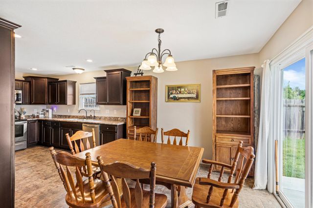 5304 ASPEN RIDGE DR, Columbia, MO 65202