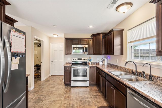 5304 ASPEN RIDGE DR, Columbia, MO 65202