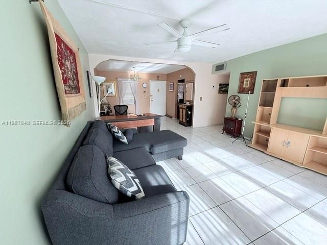2841 Somerset Drive 305, Lauderdale Lakes, FL 33311