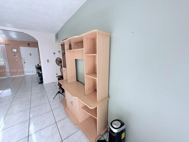 2841 Somerset Drive 305, Lauderdale Lakes, FL 33311