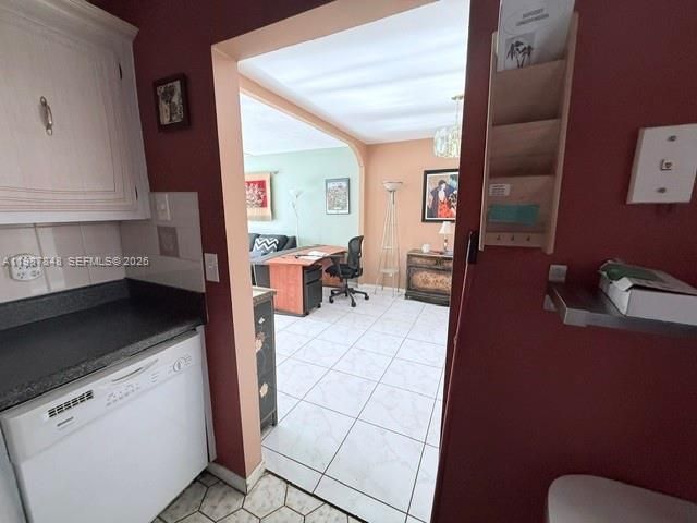 2841 Somerset Drive 305, Lauderdale Lakes, FL 33311