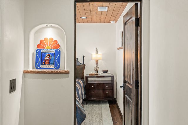 1701 Paseo De Peralta, Santa Fe, NM 87501