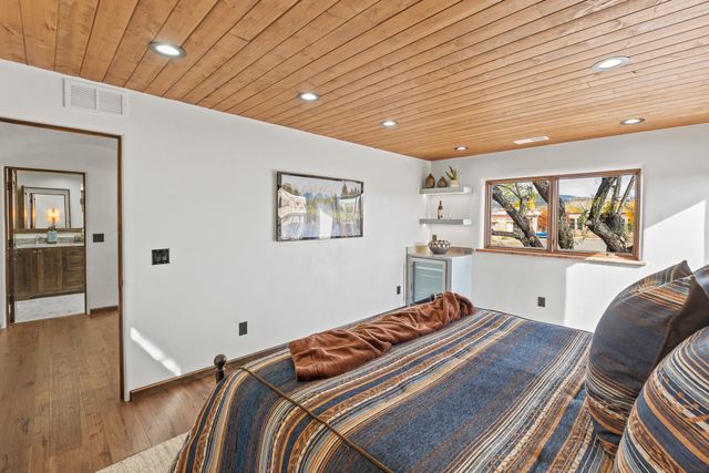 1701 Paseo De Peralta, Santa Fe, NM 87501