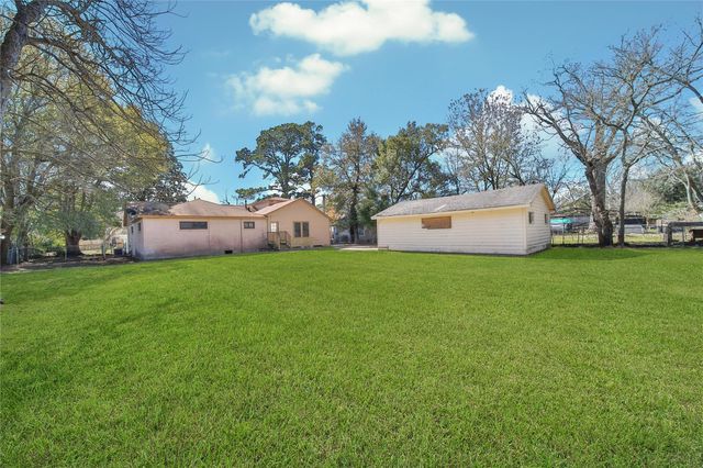 119 Pecan Drive, Baytown, TX 77520