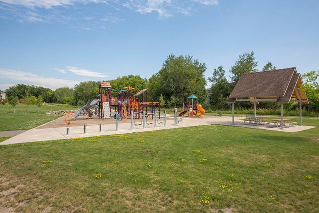 16710 51st Place N, Plymouth, MN 55446
