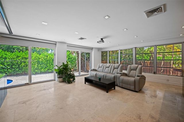 11530 NE 22nd Drive, North Miami, FL 33181