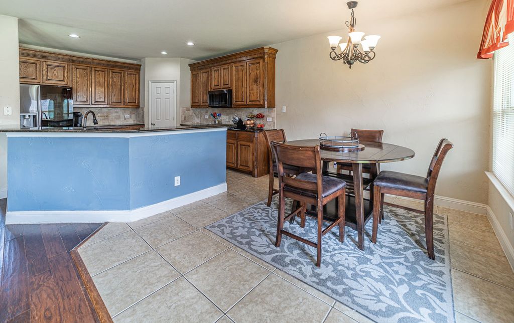 3039 Rosina, Grand Prairie, TX 75054 — photo 3