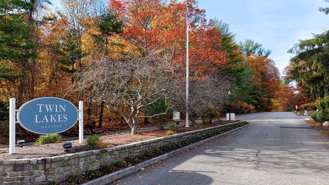 192 Twin Lakes Dr 192, Halifax, MA 02338