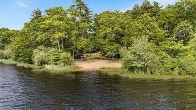 192 Twin Lakes Dr 192, Halifax, MA 02338