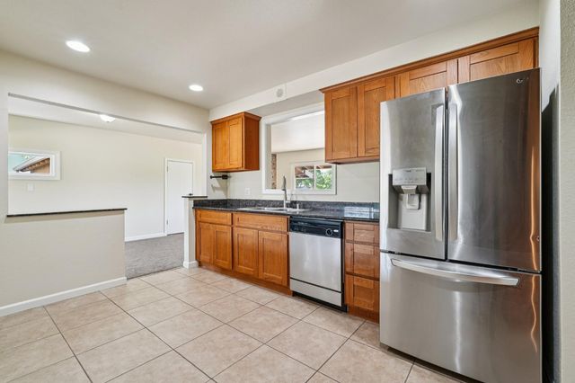 8905 Rosewood Dr, Sacramento, CA 95826