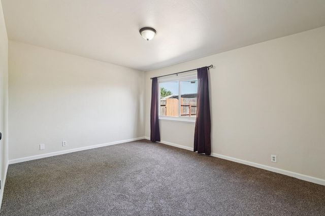 8905 Rosewood Dr, Sacramento, CA 95826