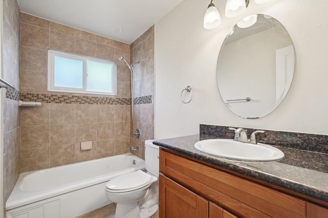 8905 Rosewood Dr, Sacramento, CA 95826