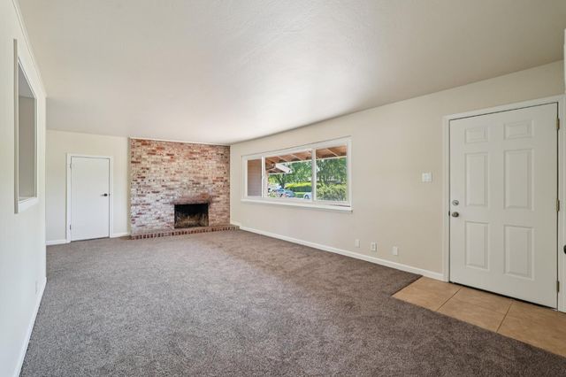 8905 Rosewood Dr, Sacramento, CA 95826