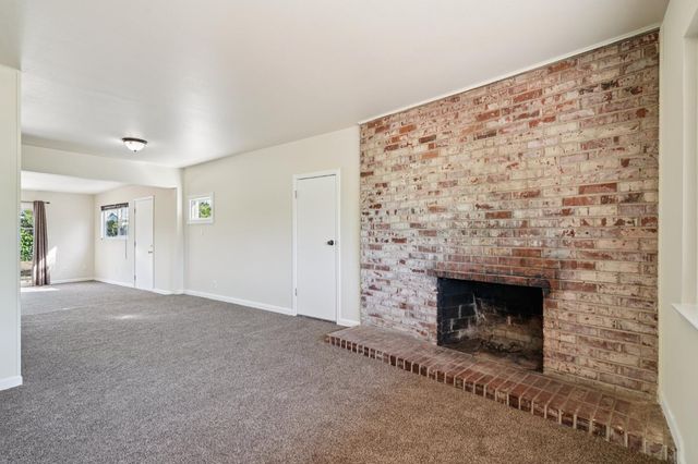 8905 Rosewood Dr, Sacramento, CA 95826