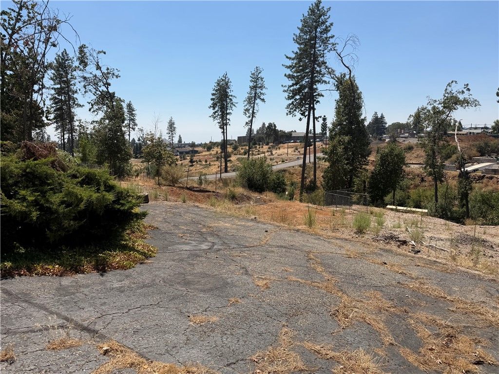 Image 2 of property listing at 5689 Brookview Way, Paradise, CA 95969