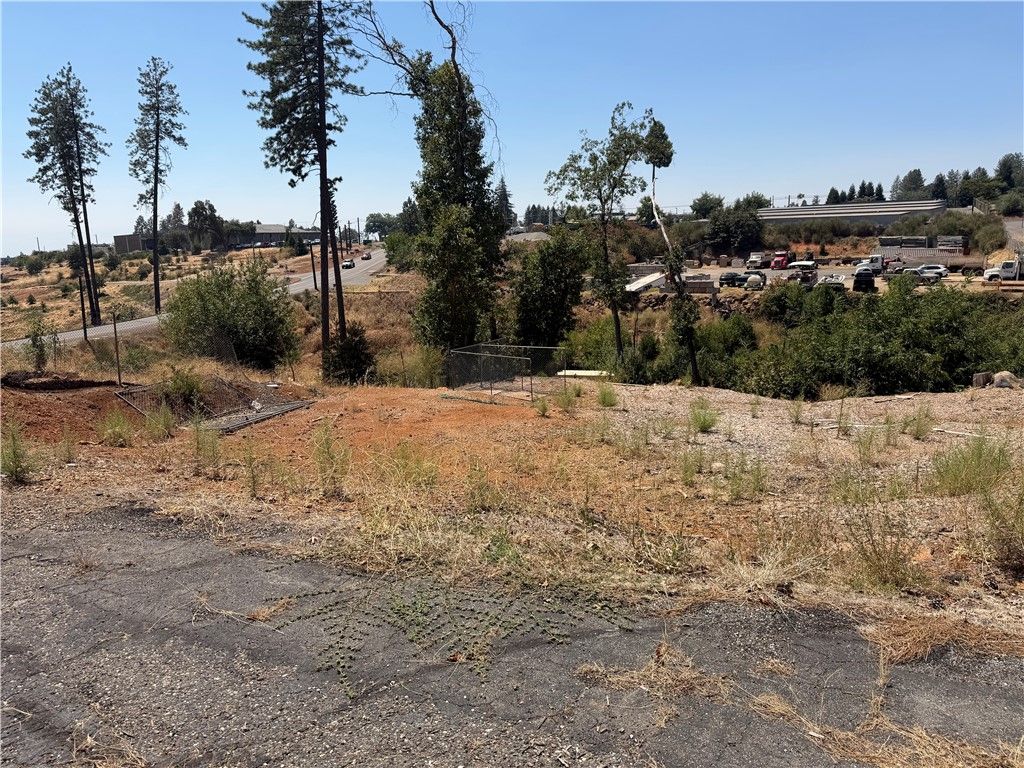 Image 5 of property listing at 5689 Brookview Way, Paradise, CA 95969