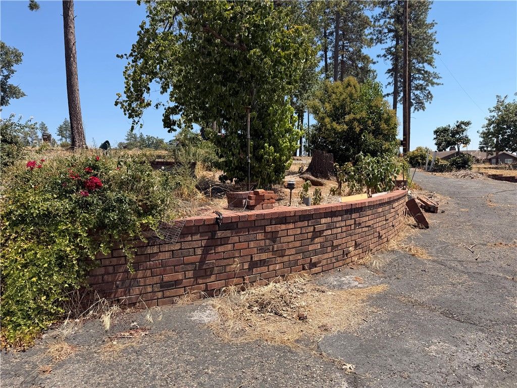 Image 6 of property listing at 5689 Brookview Way, Paradise, CA 95969