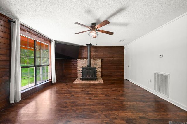 21715 Noble Reames Rd, Zachary, LA 70791