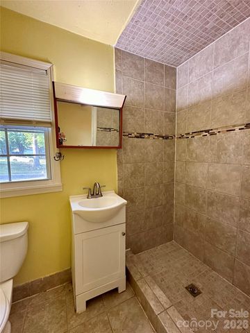 3220 Wiseman Drive, Charlotte, NC 28227