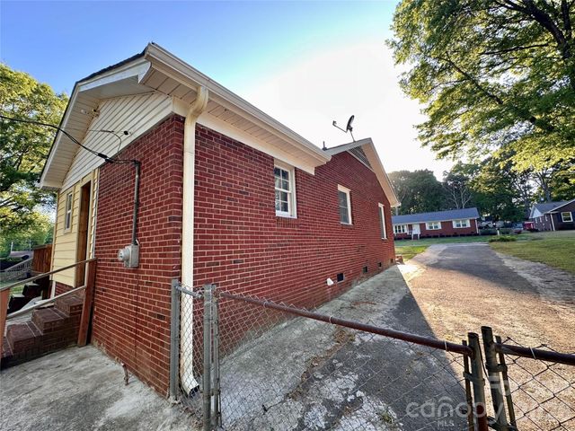 3220 Wiseman Drive, Charlotte, NC 28227