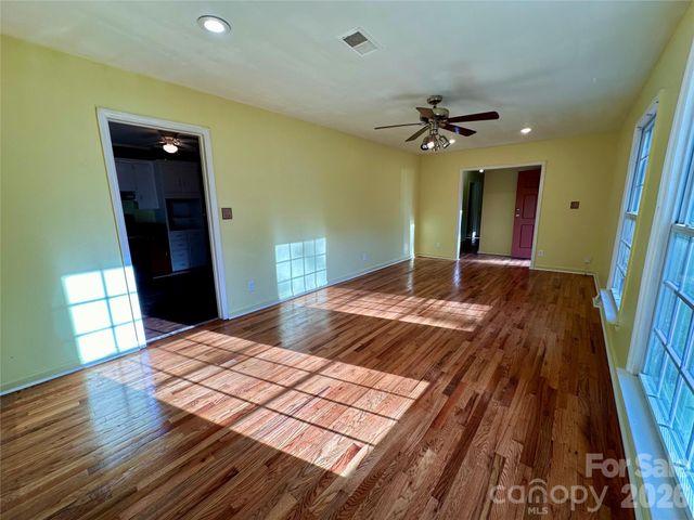 3220 Wiseman Drive, Charlotte, NC 28227