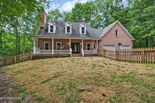 110 Lakecrest Lane, Oak Ridge, TN 37830