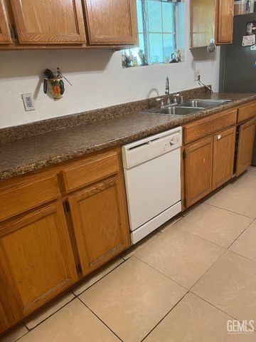 1420 Ralston Street, Bakersfield, CA 93307