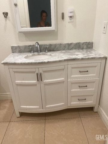 1420 Ralston Street, Bakersfield, CA 93307