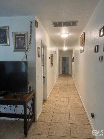 1420 Ralston Street, Bakersfield, CA 93307