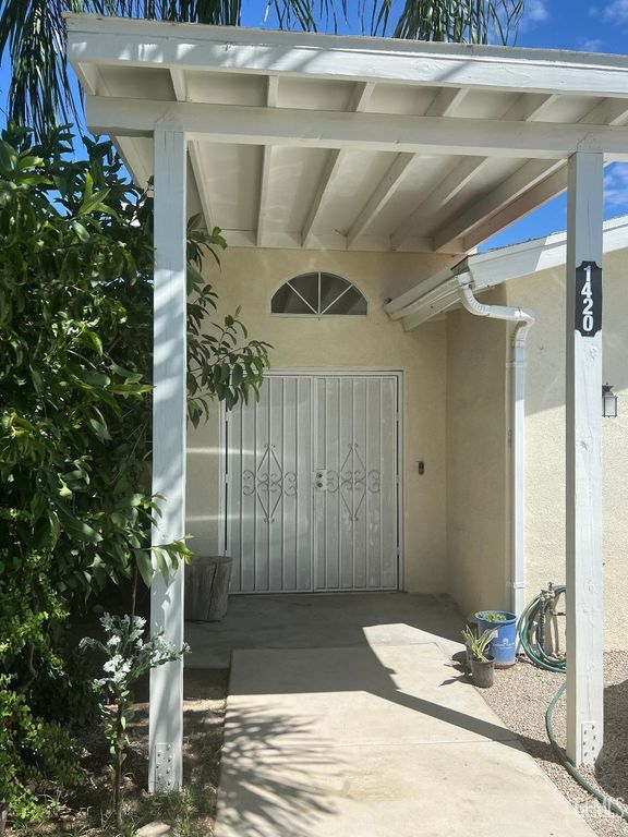 1420 Ralston Street, Bakersfield, CA 93307