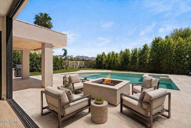 8565 E VISTA DEL LAGO -- N, Scottsdale, AZ 85255